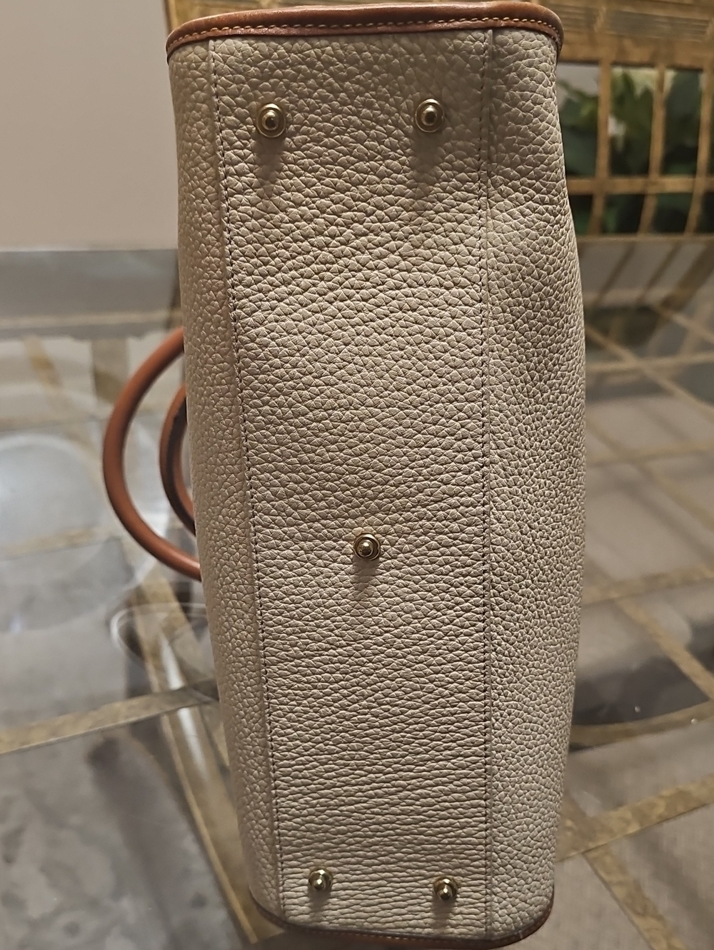 Dooney & Bourke Tan and Cream Leather Shoulder Bag ❤️ OFFERS WELCOMED!!❤️ - Picture 3 of 16